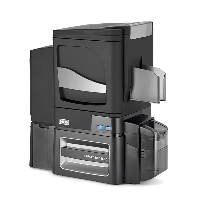 impressora Fargo DTC4500e vista na diagonal com laminador